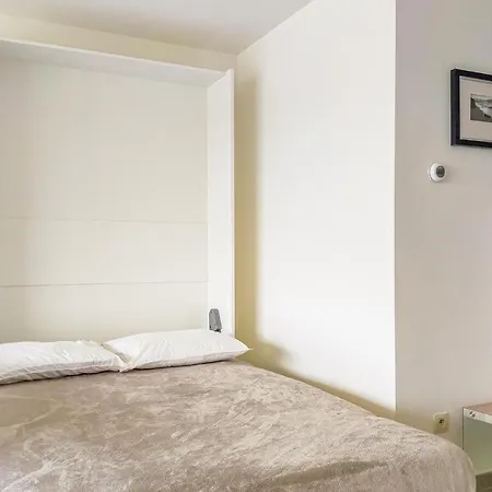 2 Bedroom Cozy In アパート *