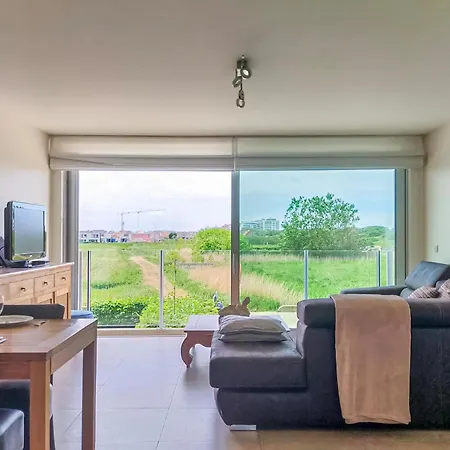 2 Bedroom Cozy In アパート