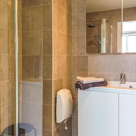 2 Bedroom Cozy In أوستيند
